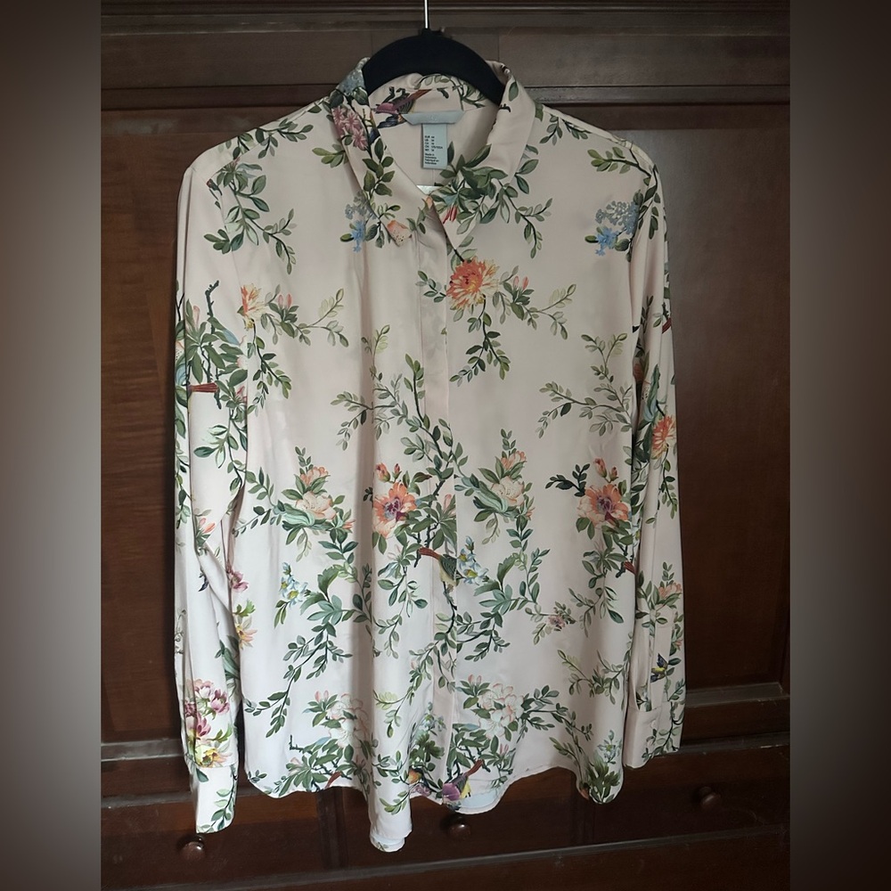 H & M Pale Pink, floral, long sleeve blouse, fits like a Medium, NWT.